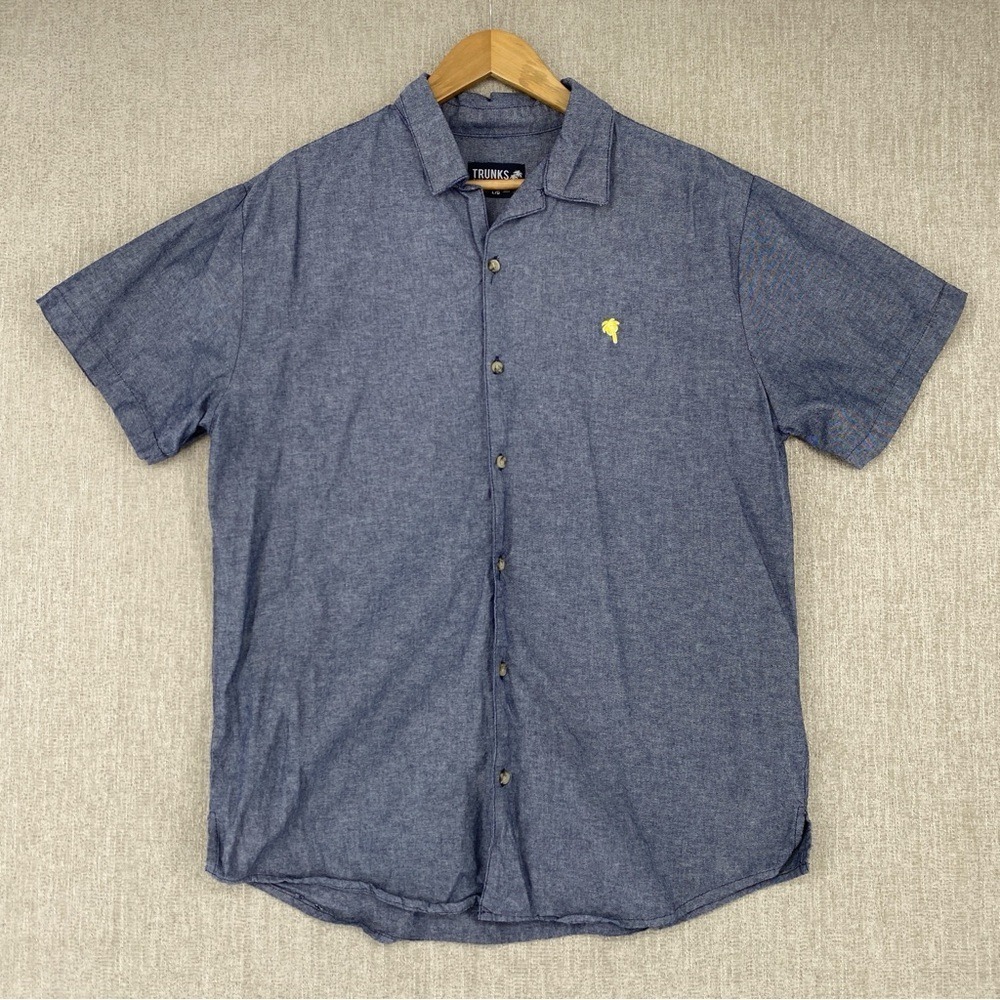 Trunks Surf & Swim Co Short Sleeve Button Up Shirt Men L Blue Chambray Palm Tree